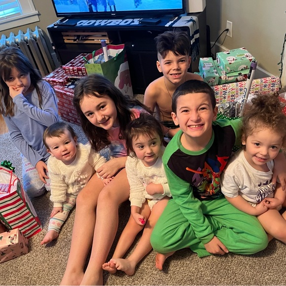 Meet your Posher, Shannon - Picture 2 of 2